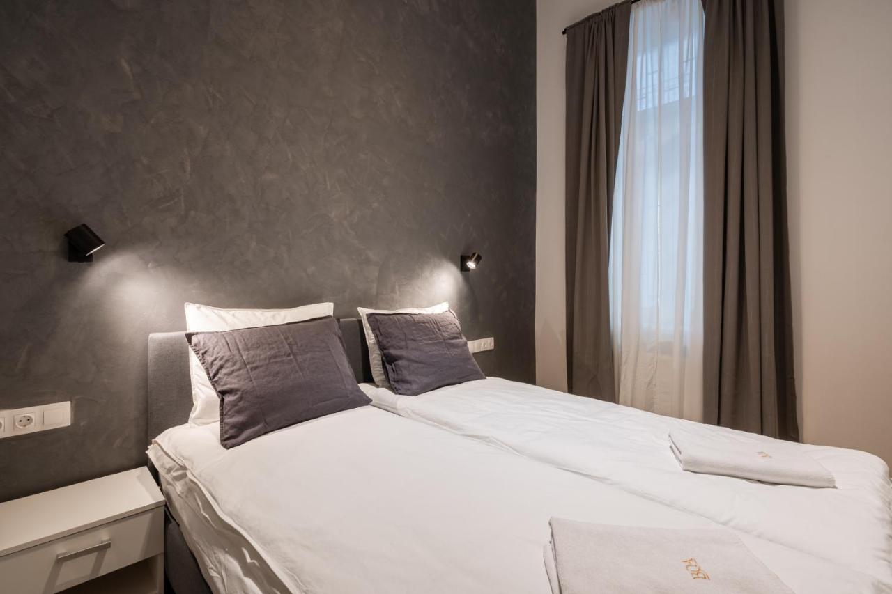 K10 - Kazinczy Street Heritage Suite - Best Location By Bqa Budapest Kültér fotó