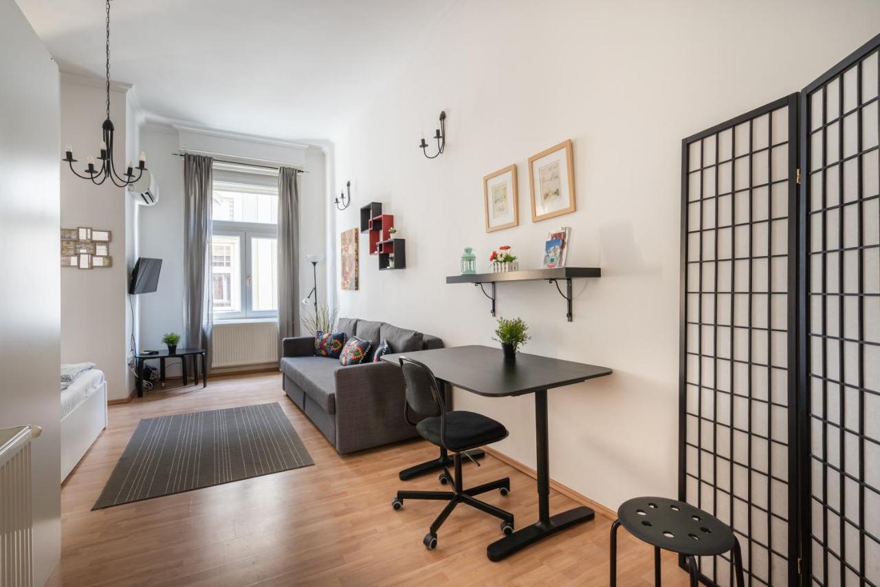 K10 - Kazinczy Street Heritage Suite - Best Location By Bqa Budapest Kültér fotó